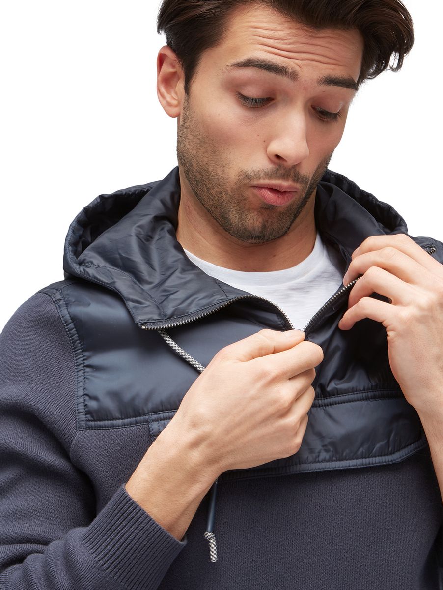 Pullover im Materialmix mit Taschen