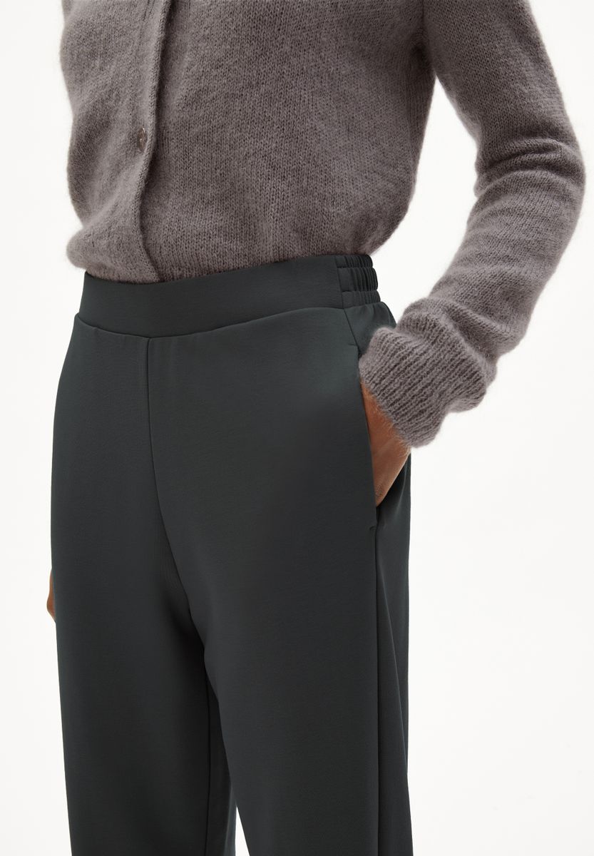 MAGDAALENA JERSEY PANT