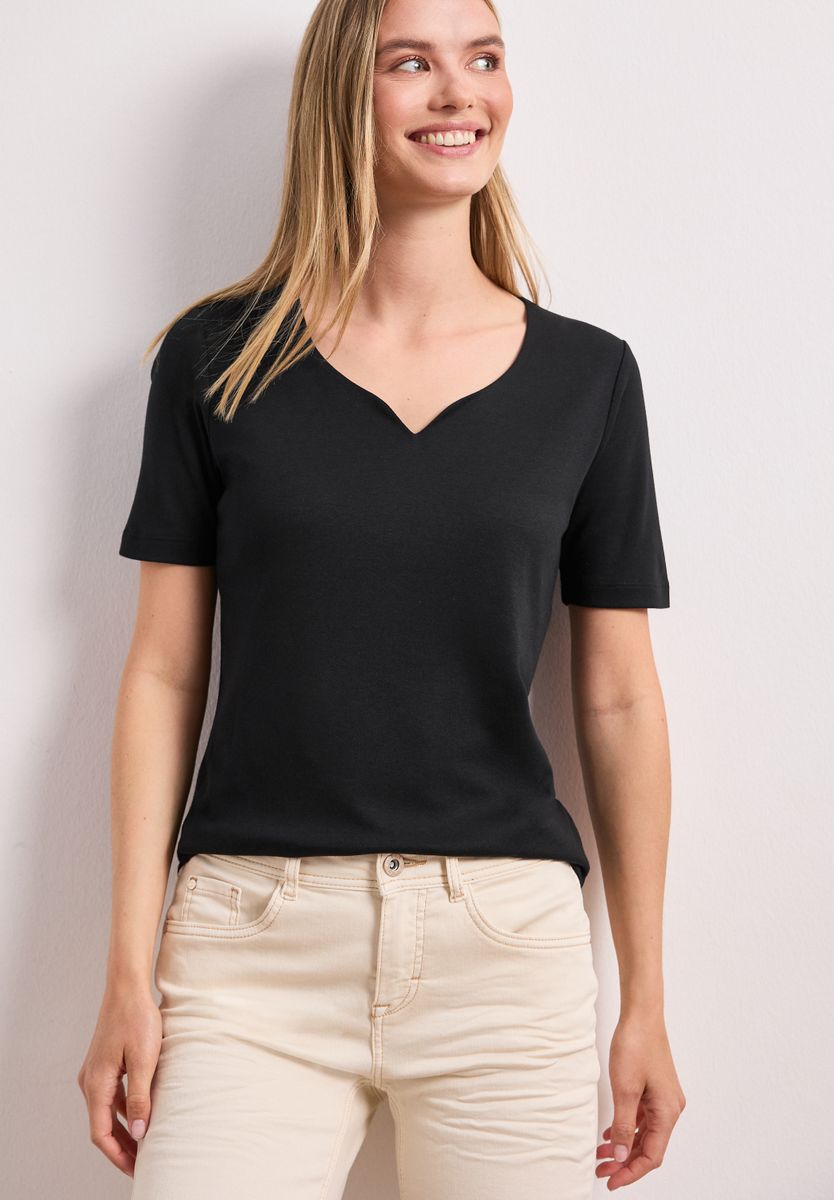 Basic T-Shirt mit Herzausschnitt