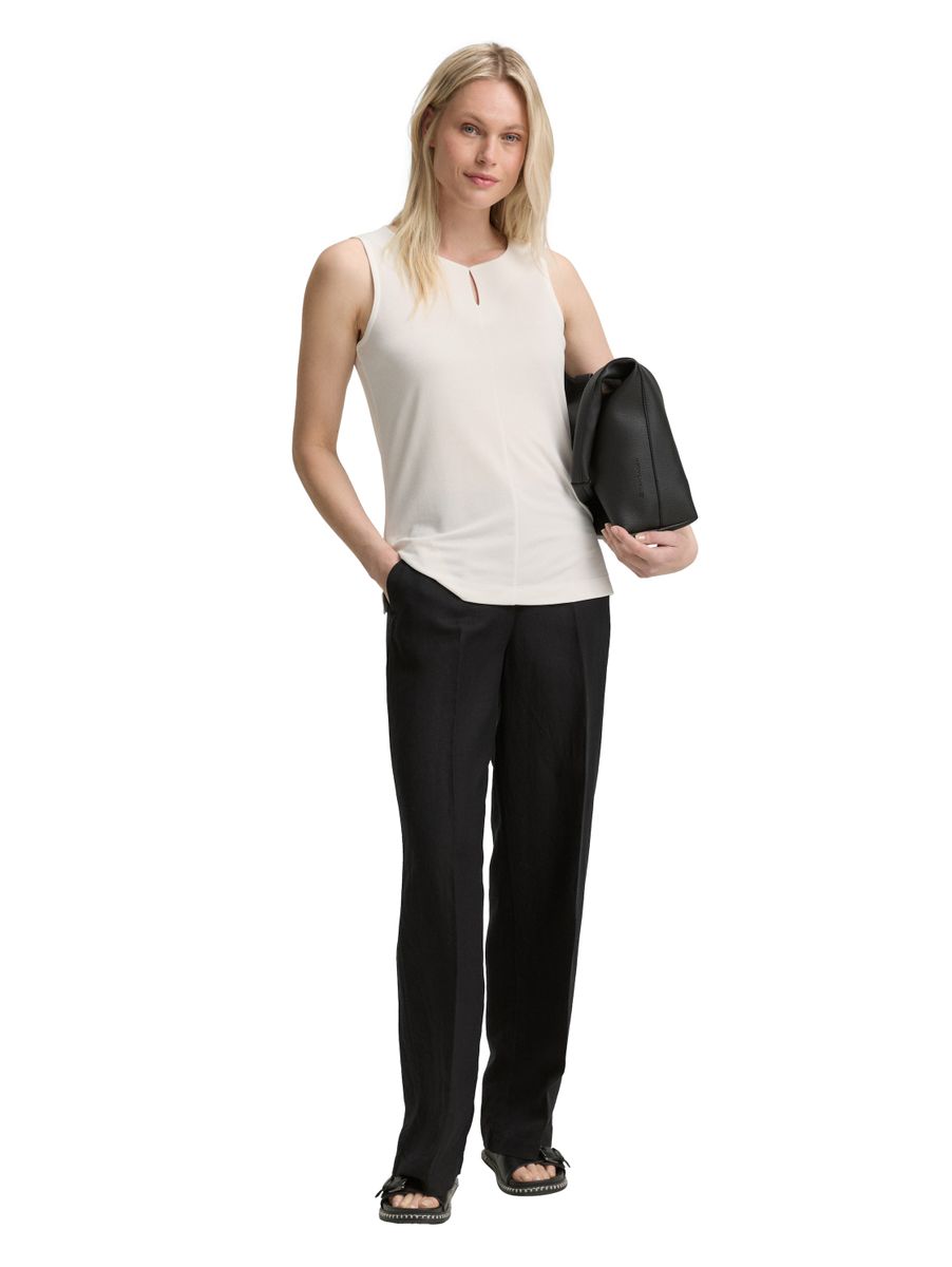 Top mit Cut-Out-Detail
