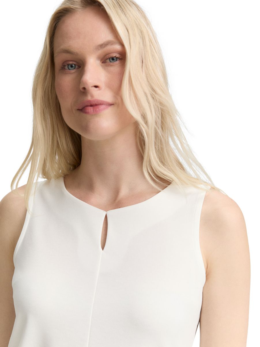 Top mit Cut-Out-Detail