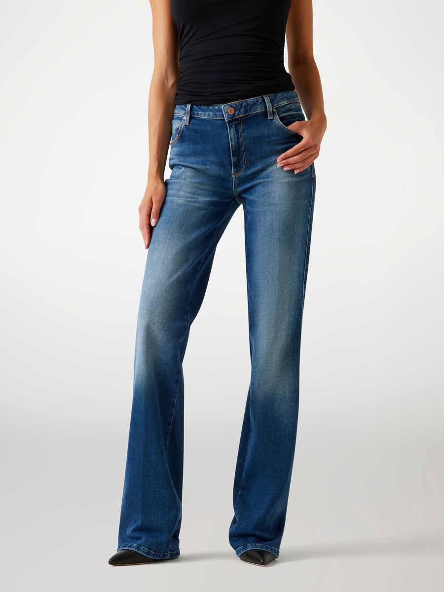 SEXY STRAIGHT