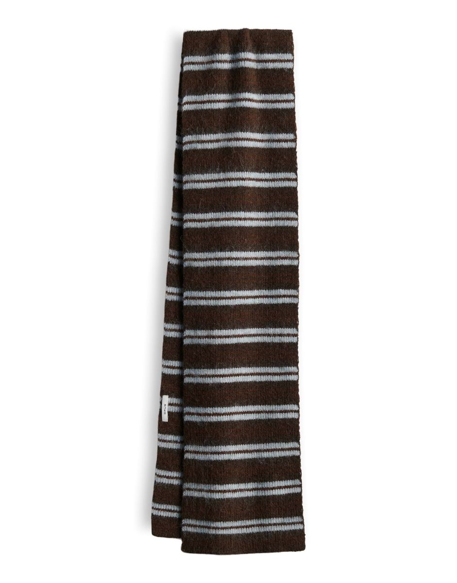 Atartan scarf