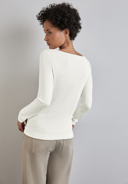 Shirt mit U-Boot-Ausschnitt