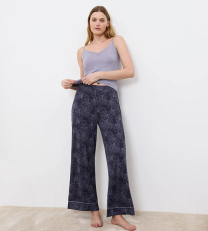 Aura Spotlight Trousers 01