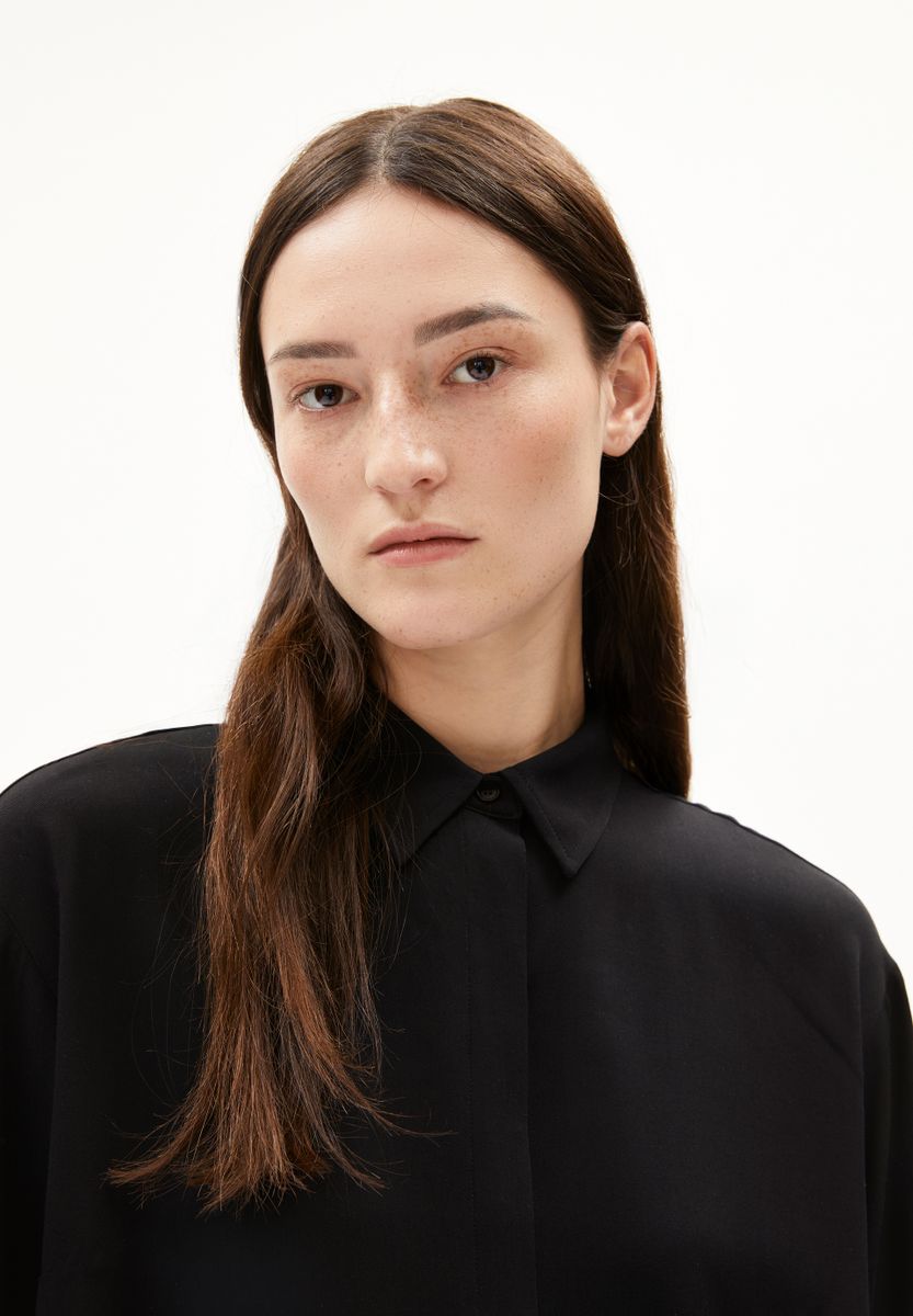 LARISAANA LONGSLEEVE BLOUSE