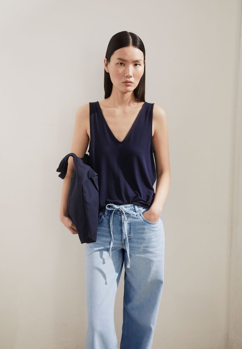 V-NECK JERSEY TOP