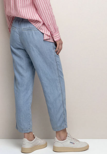 Mid Waist Slim Leg Hose im Washed-Look