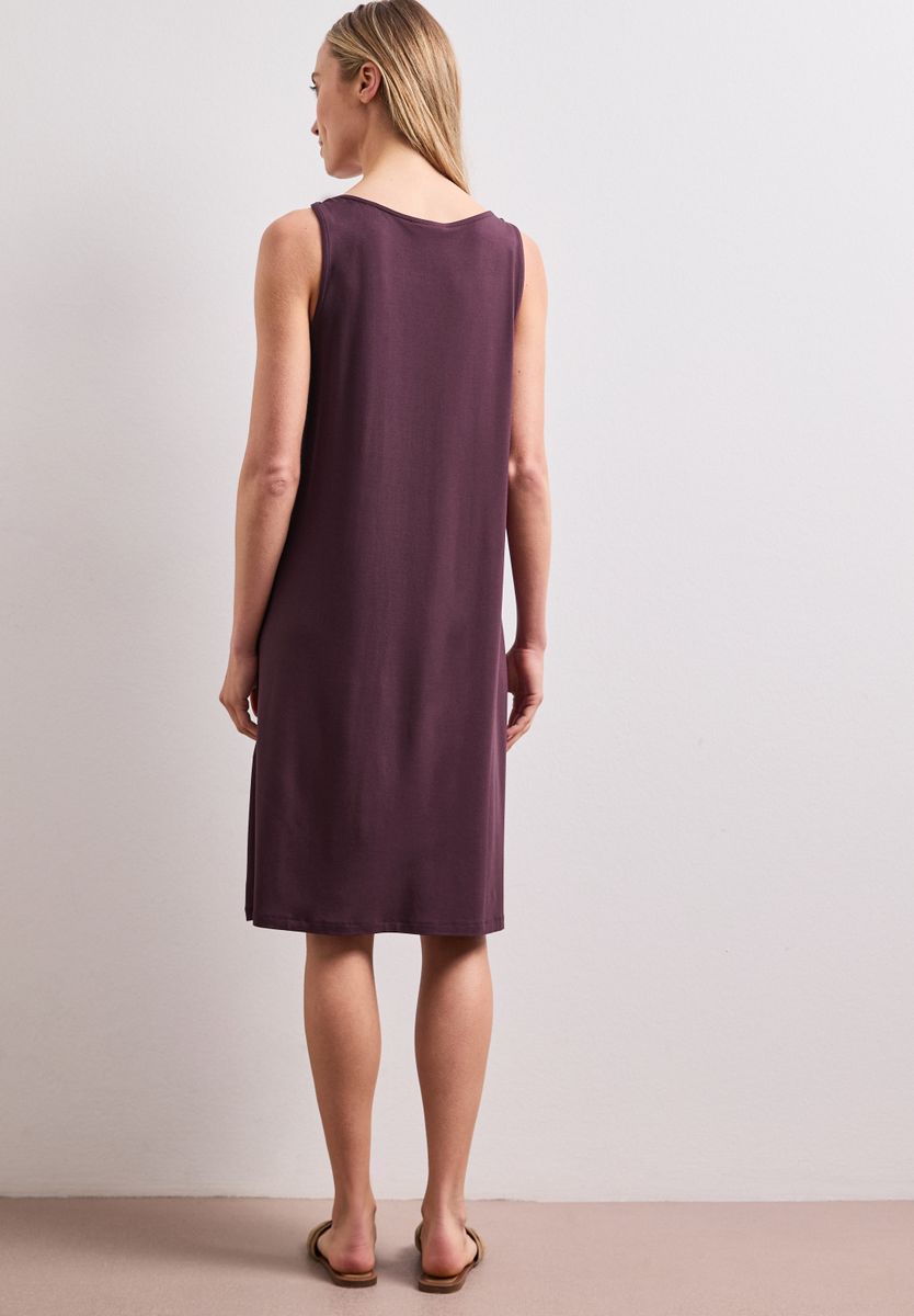 Knielanges Kleid mit Schnallendetail