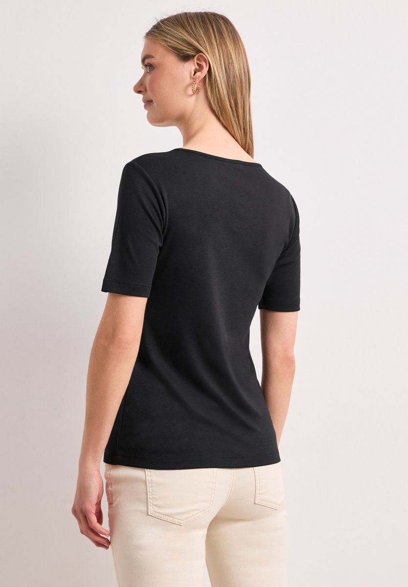 Basic T-Shirt mit Herzausschnitt