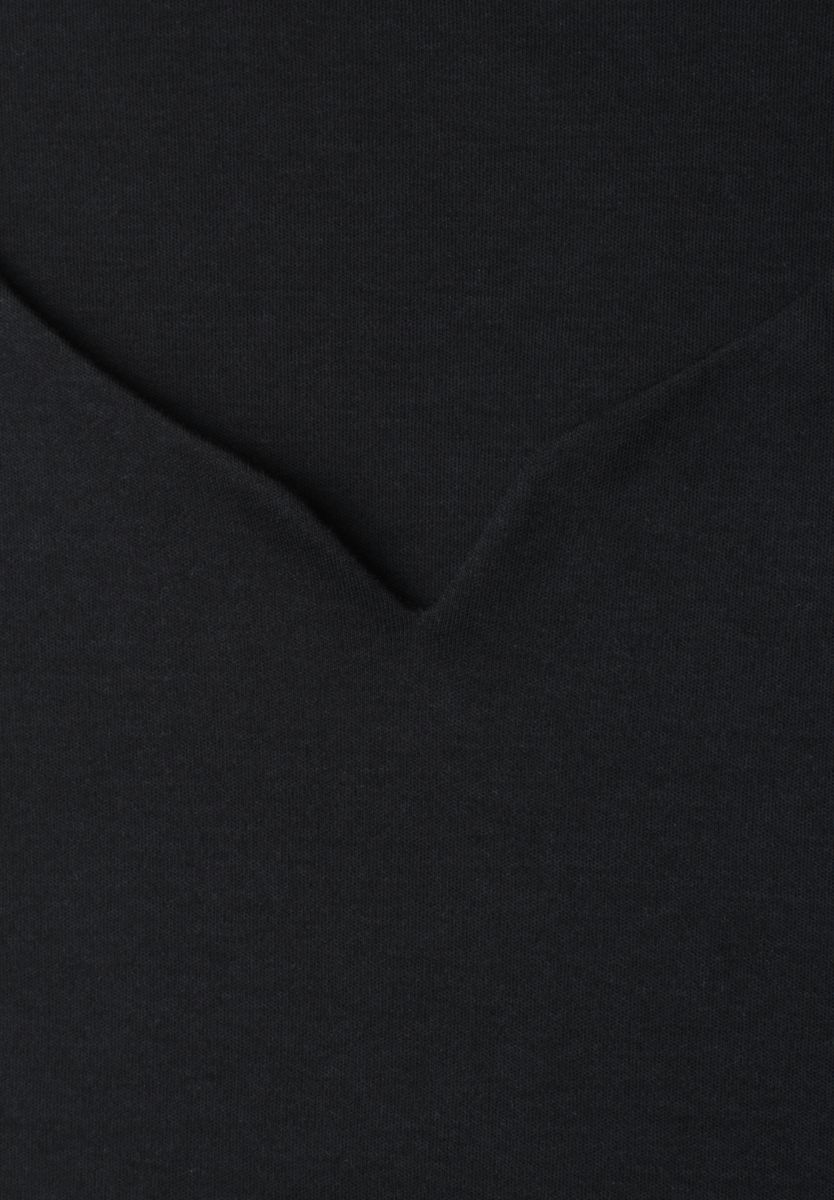 Basic Top mit Herzausschnitt