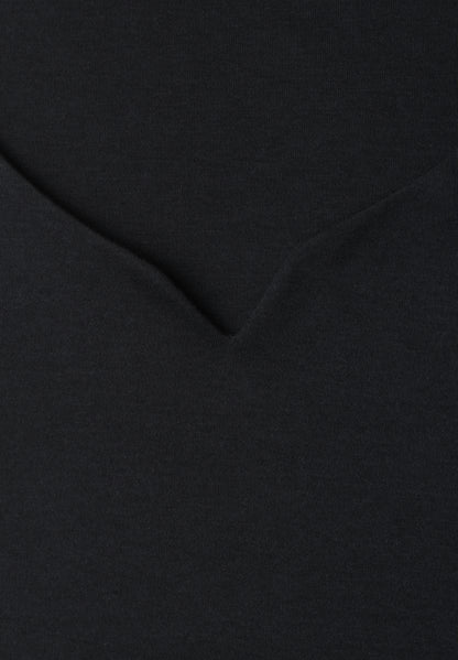 Basic Top mit Herzausschnitt