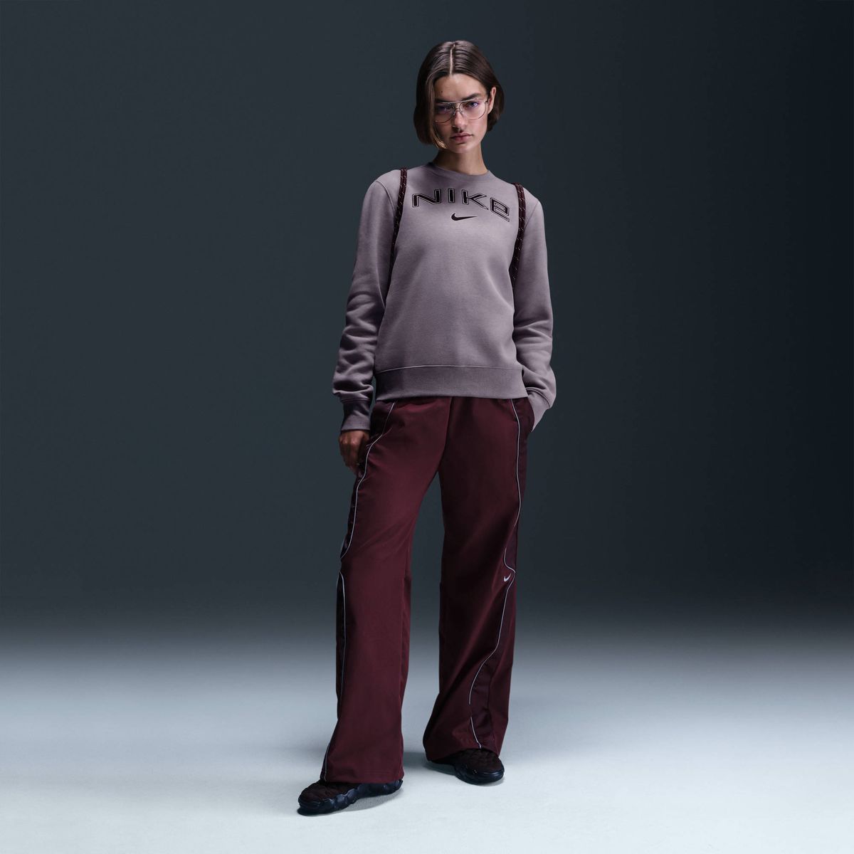 Nike W Nsw Phnx Flc Std Logo Crew - lt violet ore/burgundy crush