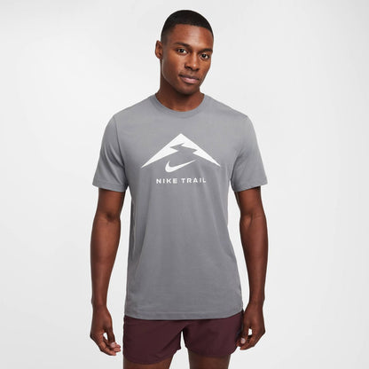 Nike M Nk Df Tee Trail Logo - smoke grey
