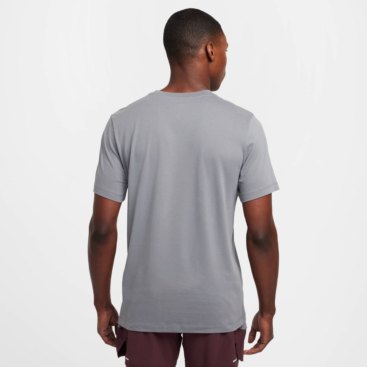 Nike M Nk Df Tee Trail Logo - smoke grey