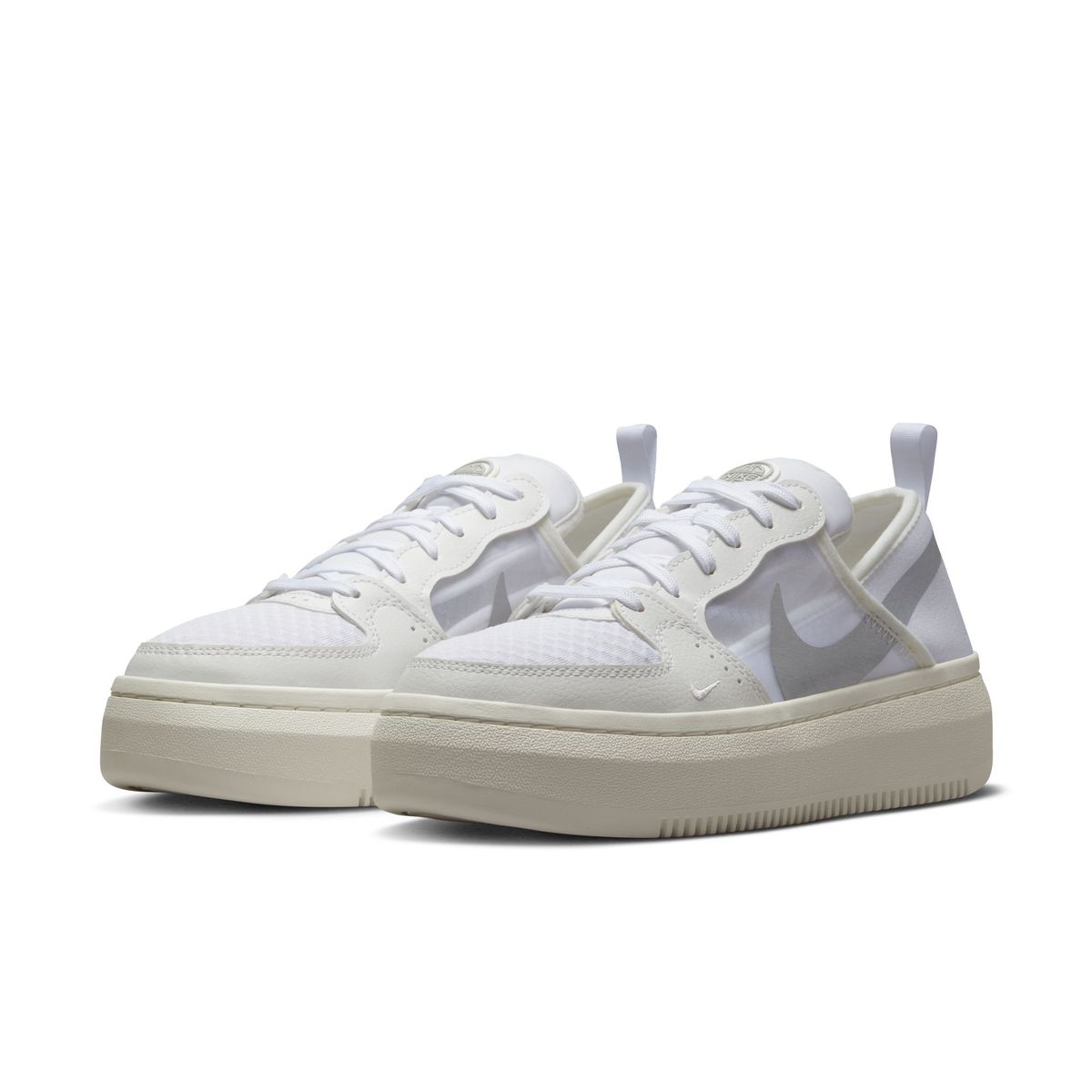 Da.-Freizeit-Schuh W NIKE COURT VISION A<br>BASKETBALL ATHENTIZITÔøΩT IN NEUAUFLAGE. Street Fashion trifft auf<br>Basketball-AuthentizitÔøΩt im sehr modernen und zu 100 % femininen Nike<br>Court Vision Alta. Das detaillierte Obermaterial verfÔøΩgt ÔøΩber