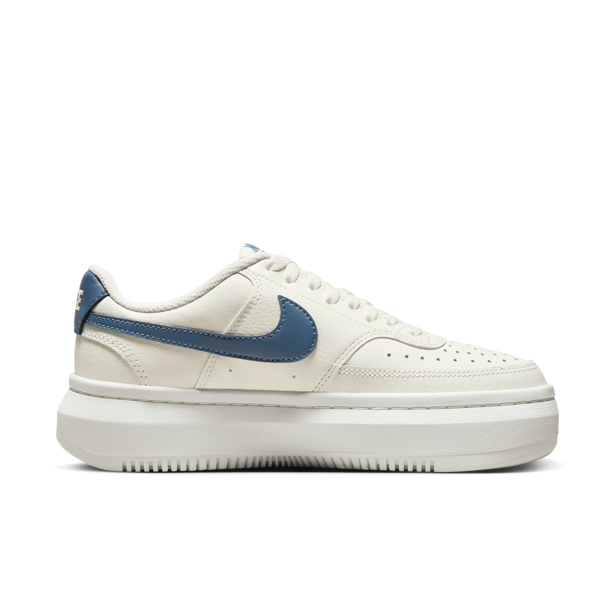 W NIKE COURT VISION ALTA LTR