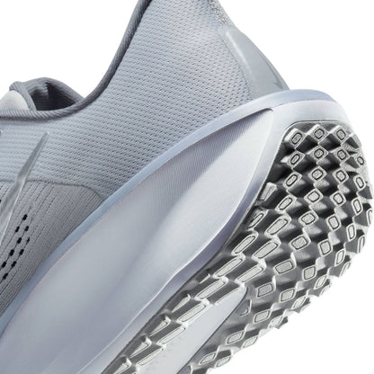 NIKE QUEST 6
