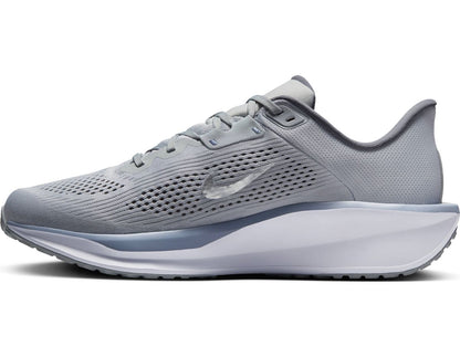 NIKE QUEST 6