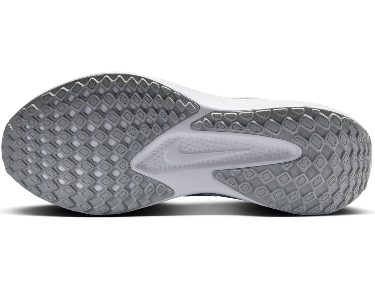 NIKE QUEST 6