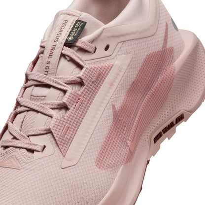 Nike W Pegasus Trail 5 Gtx - pink oxford/red stardust-red sepia