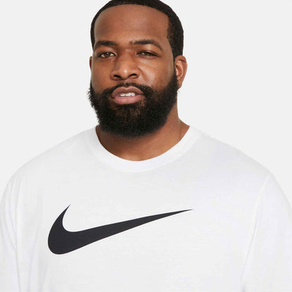 NIKE Lifestyle - Textilien - T-Shirts Swoosh T-Shirt