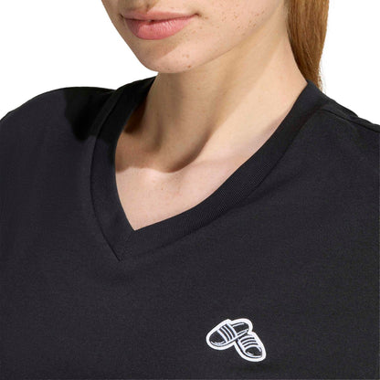 SUMMER SLIDE GRAPHIC T-SHIRT MIT V-AUSSCHNITT