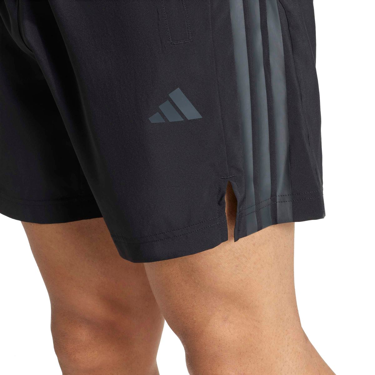 TECH ESSENTIALS WORKOUT 3-STREIFEN SHORTS