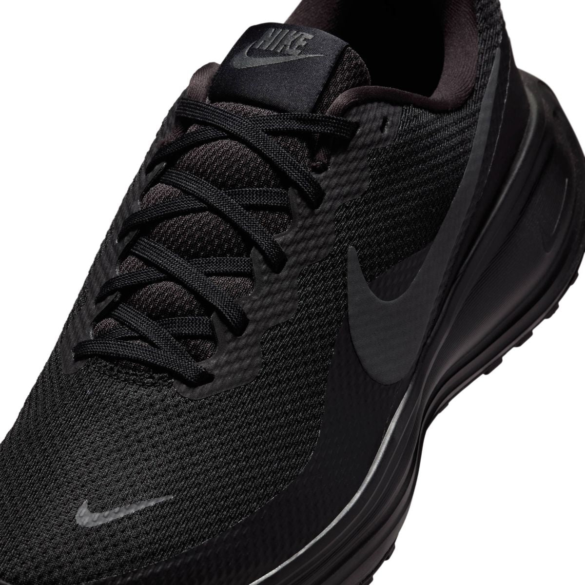 NIKE REVOLUTION 8