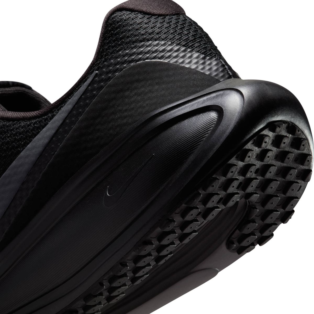 NIKE REVOLUTION 8