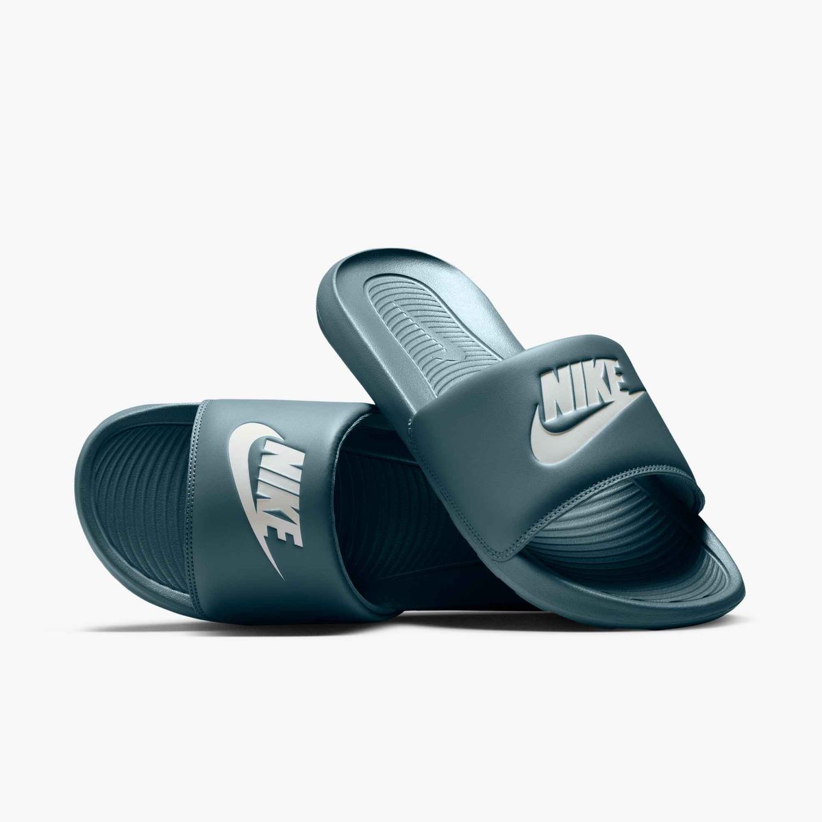 NIKE VICTORI ONE SLIDE