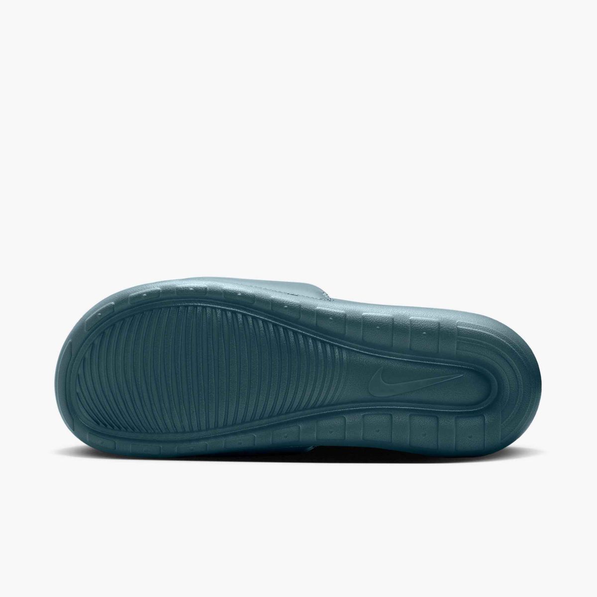 NIKE VICTORI ONE SLIDE