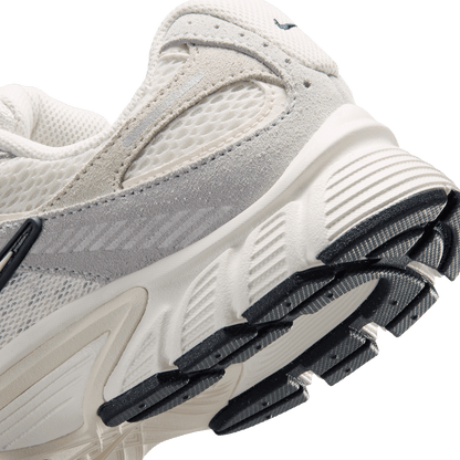 W NIKE V5 RNR SUEDE 2