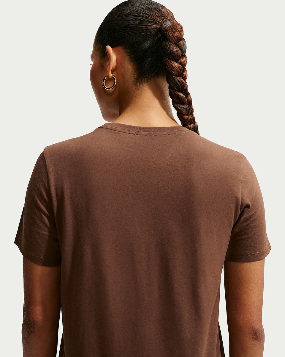 Nike Sportswear Club Essentials Damen-T-Shirt
