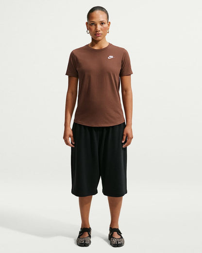Nike Sportswear Club Essentials Damen-T-Shirt