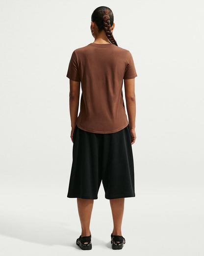 Nike Sportswear Club Essentials Damen-T-Shirt