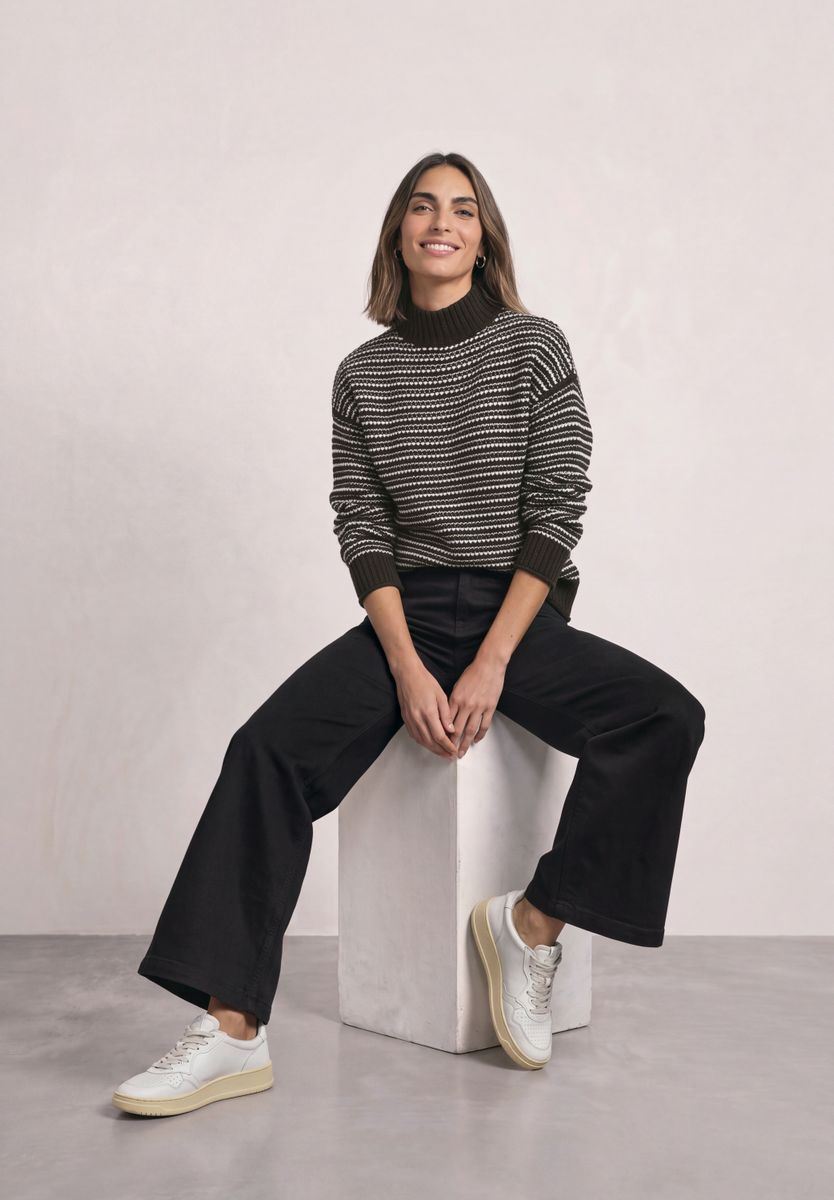 Pullover mit Turtle Neck und Streifenmuster