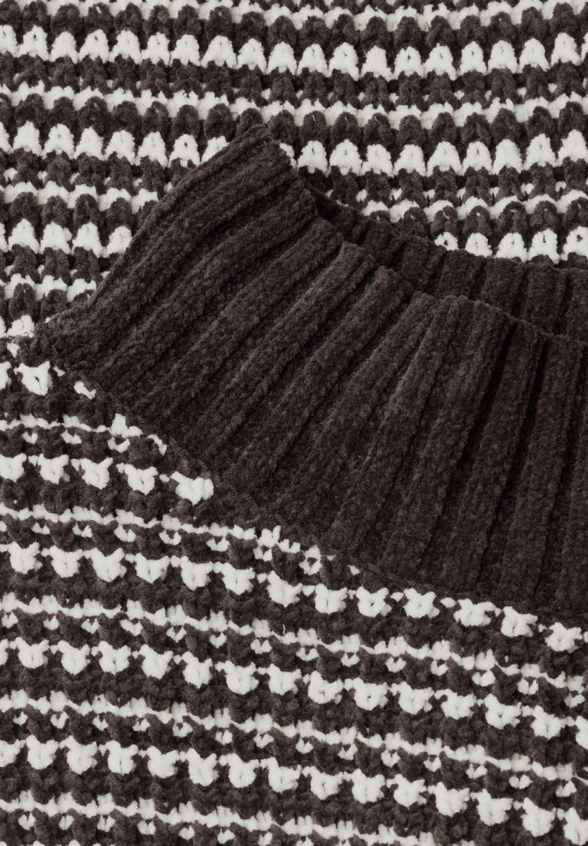 Pullover mit Turtle Neck und Streifenmuster