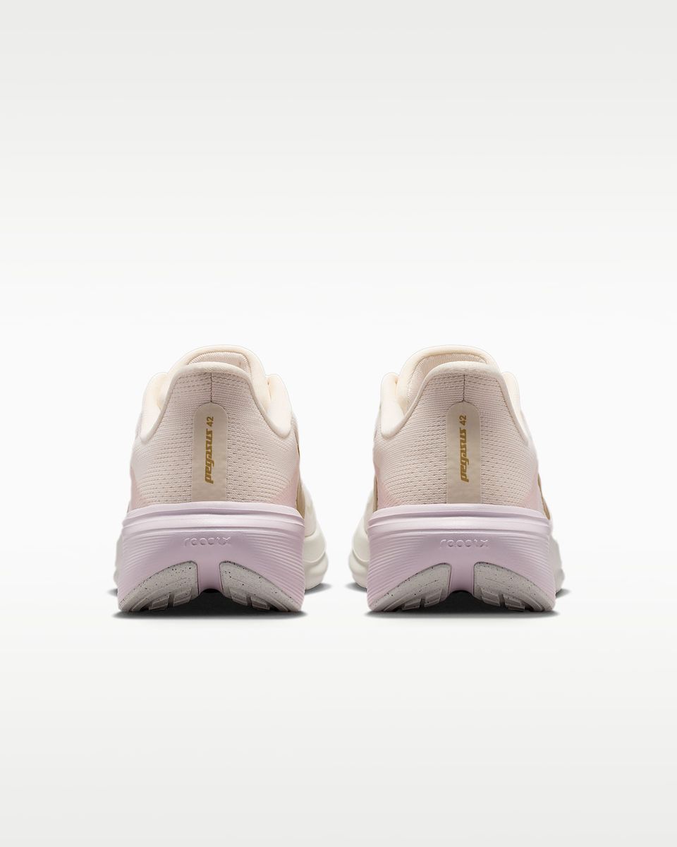 Nike Pegasus 42 Straßenlaufschuh (Damen)