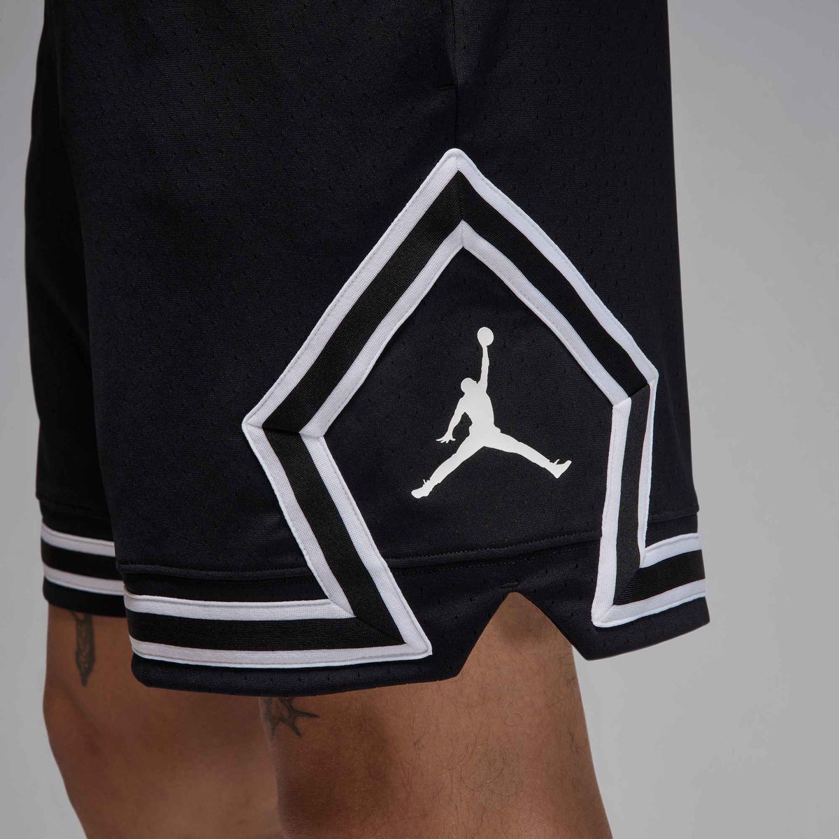 M J DF SPRT DMND SHORT