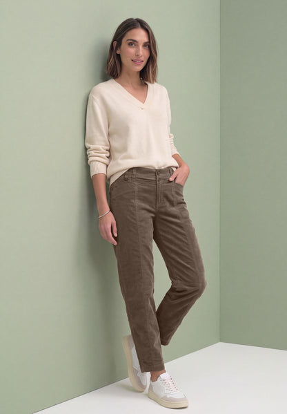 Barrel Leg Hose aus Cord im Casual Fit