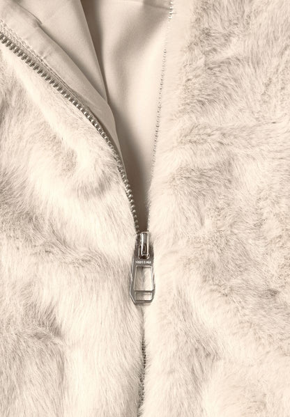Kurze Fake-Fur-Mix Jacke mit Kapuze