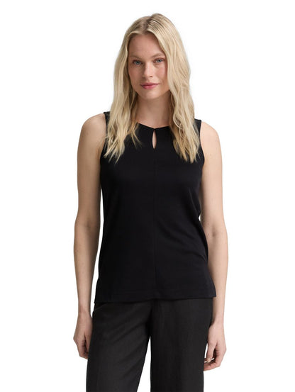 Top mit Cut-Out-Detail