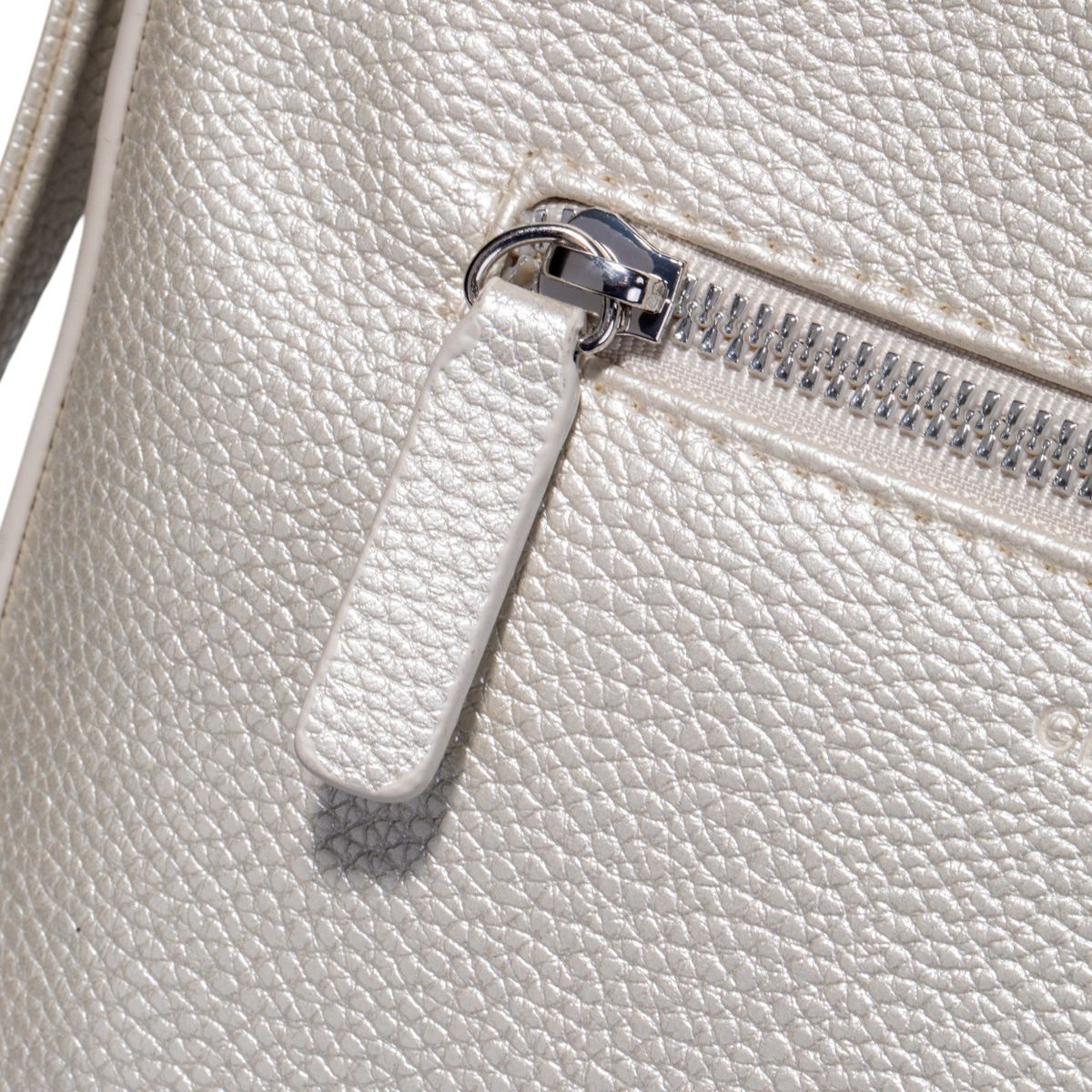 Talk Different 1.0 Shoulderbag Shz